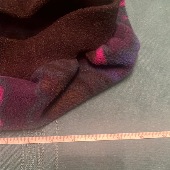 VTG REI Beret Hat-Fleece Abstract Print- made USA - wardrobe essential - Picture 9 of 9